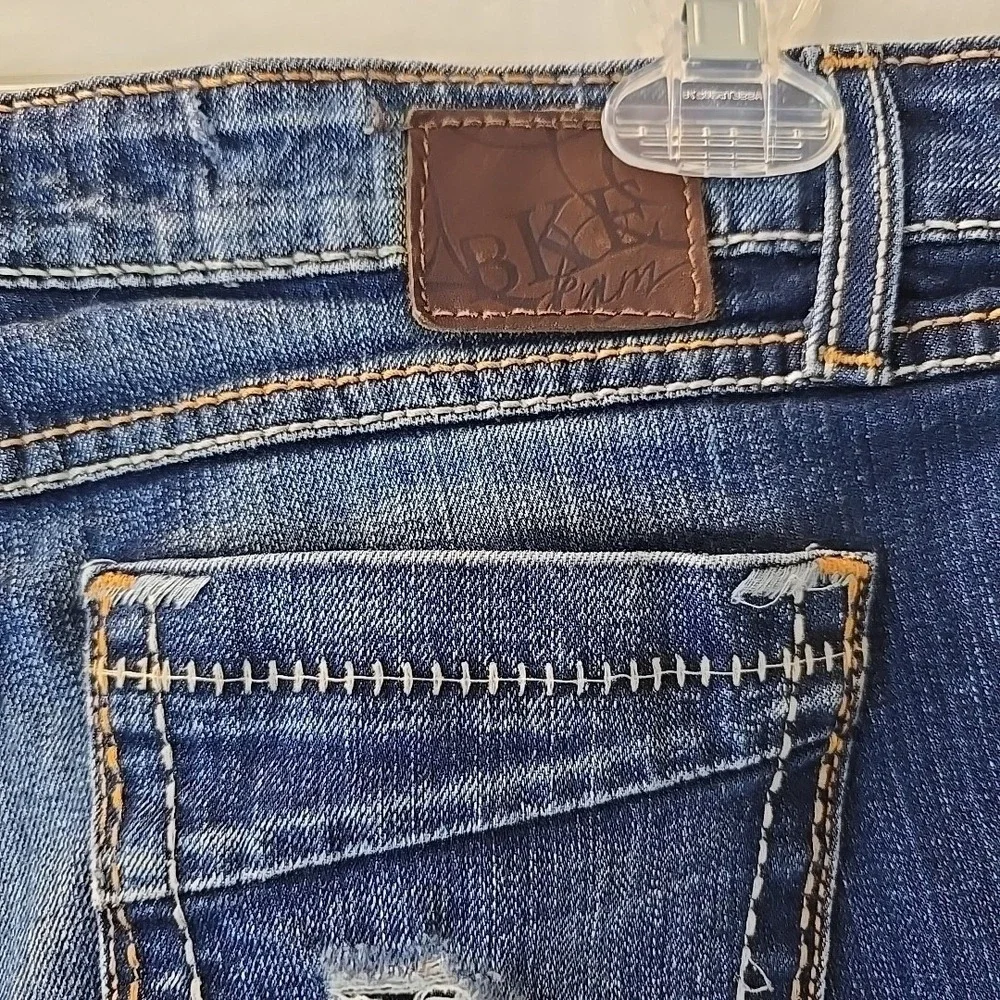 BKE Denim Madison Low‎ Rise Distressed Rough Hem Shorts Womens 28 Blue Y2K Vibes